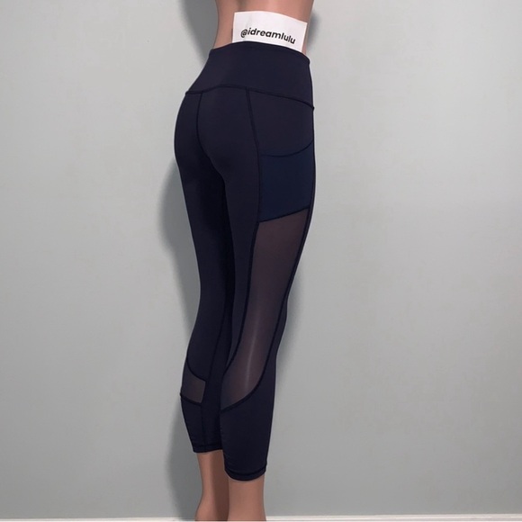 🌿Rare Lululemon Seek the Heat Crop 23” Inkwell - Picture 2 of 5